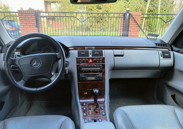 Mercedes-Benz Klasa E cena 16000 przebieg: 270000, rok produkcji 1999 z Żyrardów małe 742
